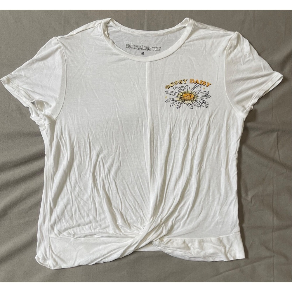 REBELLIOUS ONE MEDIUM GIRLS TEE SHIRT SHORT SLEEVE OOPSY‎ DAISY WHITE FLOWER